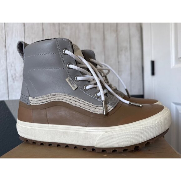 $40 WHEN BUNDLED Vans Mid MTE Women's or Men's Waterproof Insulated Boots - Picture 1 of 13